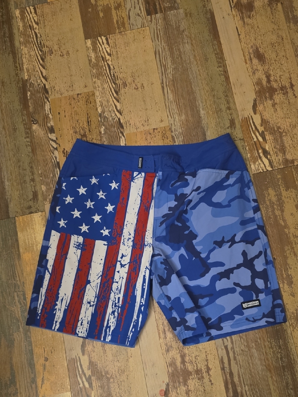 Freedom Industries Swim Board Shorts Men's L‎ Blue Patriotic Flag USA 9"